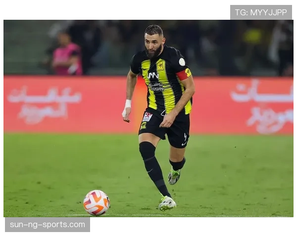 本泽马与哈兰德进攻区域分布差异如何影响其场均进球转化率？