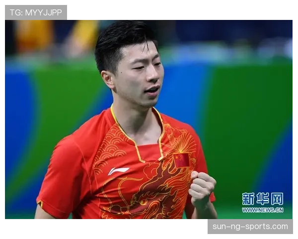 杨力维下场随手背个包，比我一月房租还贵，刷到这图我笑不出来