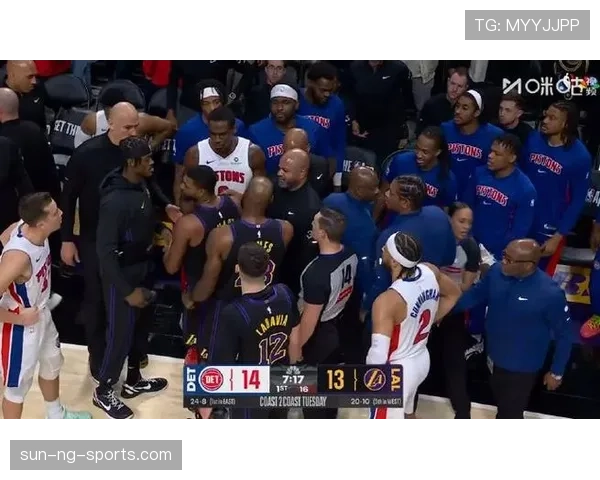 双方同时犯规怎么吹？NBA裁判现场判罚标准详解